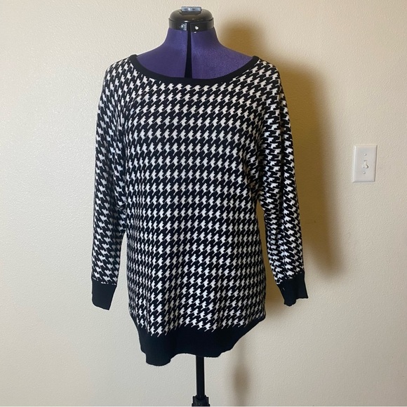 3 for 12$ Carolyn Taylor black and white sweater size XL - Picture 4 of 7